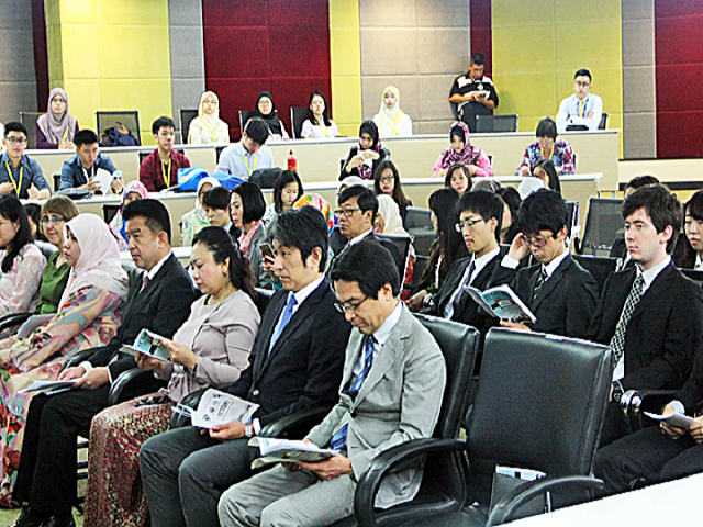 A section of Japanese students at the event. – SYAZWANI HJ ROSLI